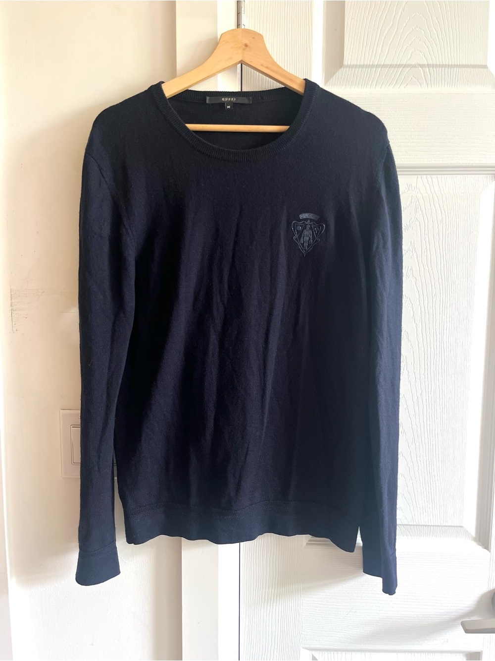 Gucci Crest Embroidered Knit Wool Crewneck Sweater
Black / Dark Blue Size M
